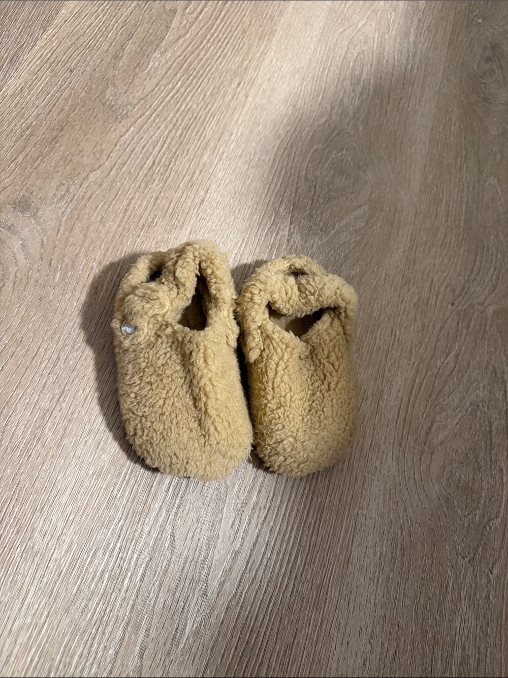 CROCS Kids Plush Teddy Slippers in Camel Brown